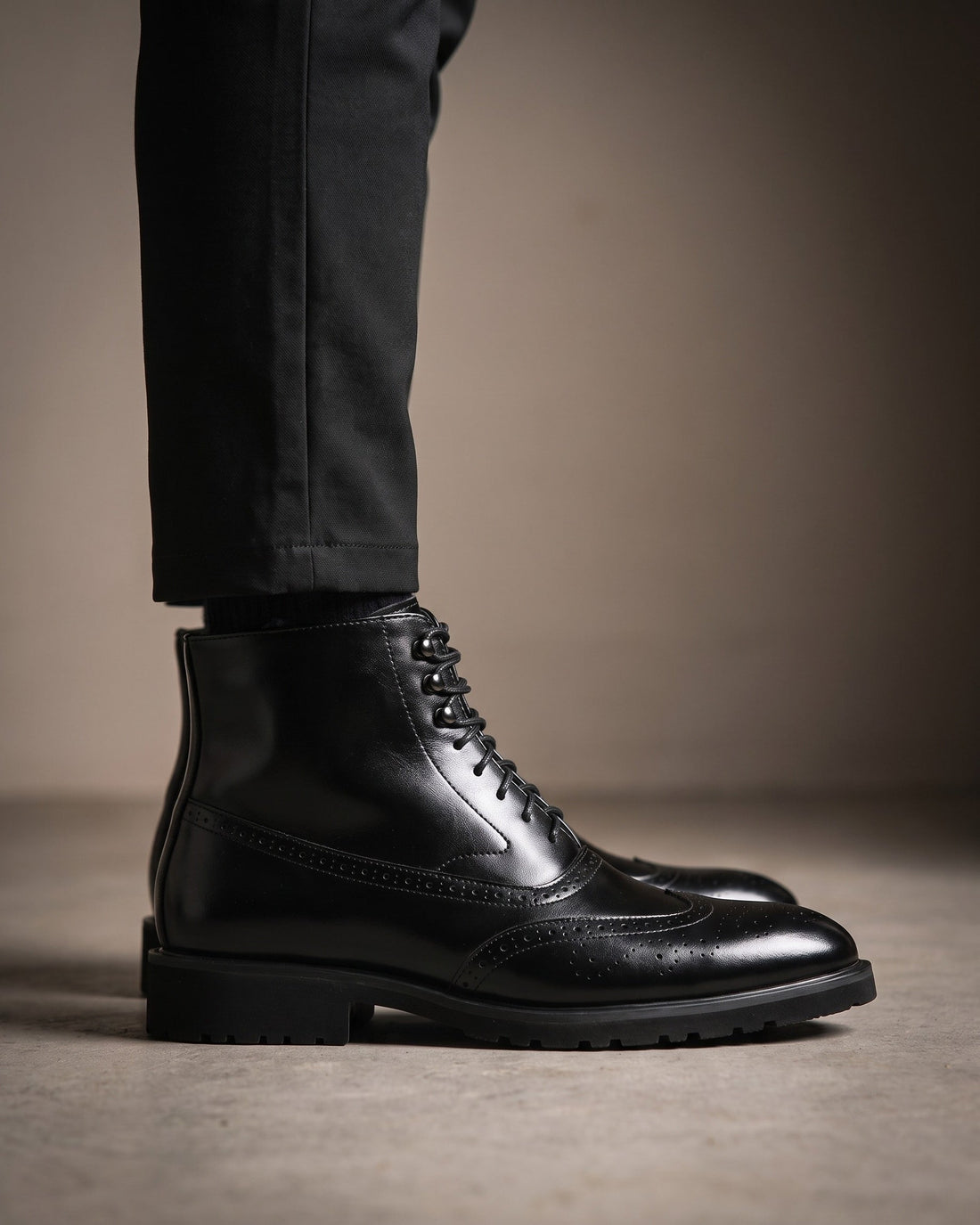 Giovanni Men's Leather Wingtip Boots
