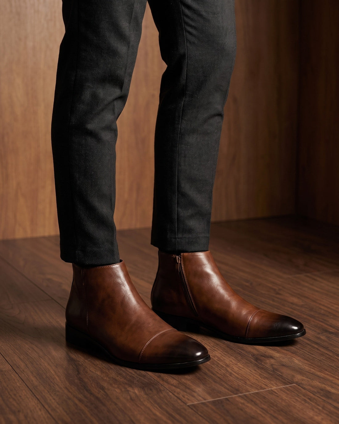 Leonel Men's Leather Chelsea Boots